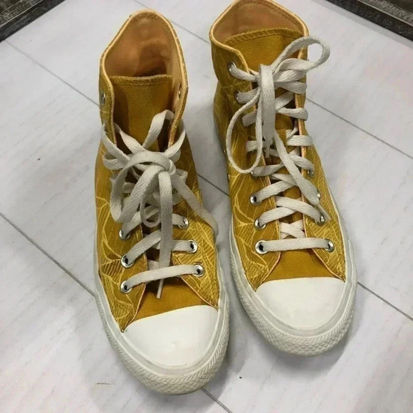 Converse Summer Daze Hi Top ** Hard to Find** Yellow EUC Unisex Men’s 7 Women 9 - Picture 3 of 16